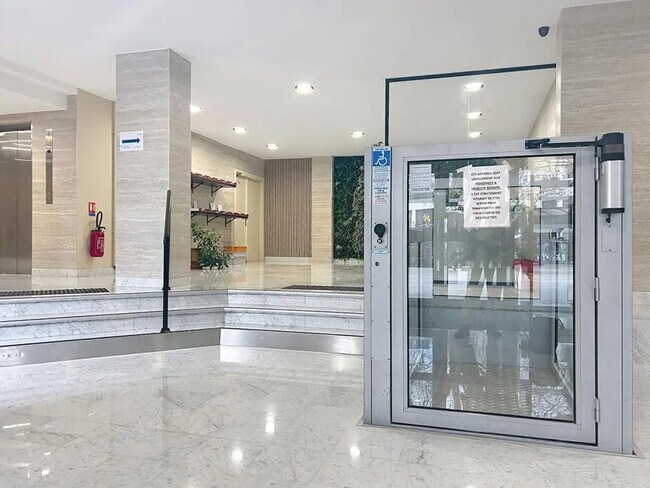 Plus de détails pour Bureau à vendre