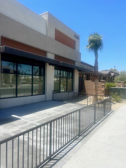 42455 Washington St, Palm Desert, CA à louer - Photo de l’immeuble – Image 3 sur 7