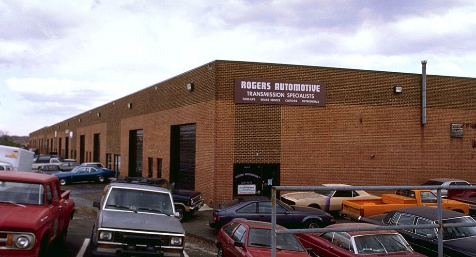 14041-14067 Willard Rd, Chantilly, VA à louer - Photo de l’immeuble – Image 2 sur 6