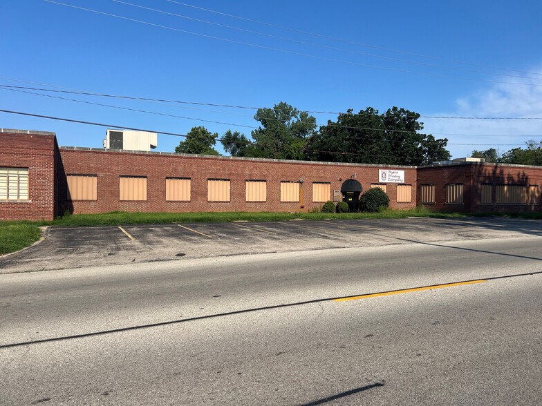901 N MacArthur Blvd, Springfield, IL à louer - Photo de l’immeuble – Image 3 sur 7