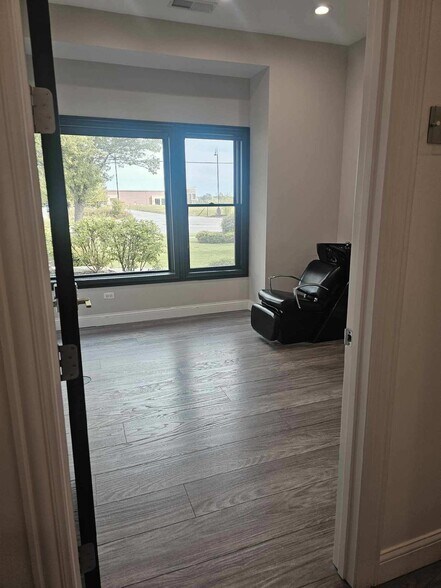 4998 Theodore St, Plainfield, IL à louer - Photo de l’immeuble – Image 2 sur 31