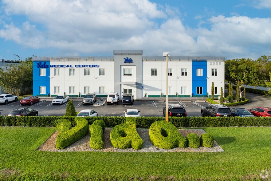 2550 NW 100th Ave, Doral, FL à vendre - Photo principale – Image 1 sur 30