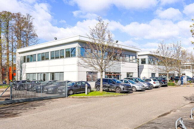 Plus de détails pour 3 Allée Des Séquoias, Limonest - Bureau à louer