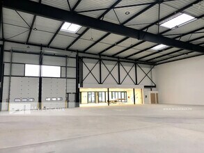 Local d'activités dans Groslay à vendre Photo intérieure– Image 2 sur 34