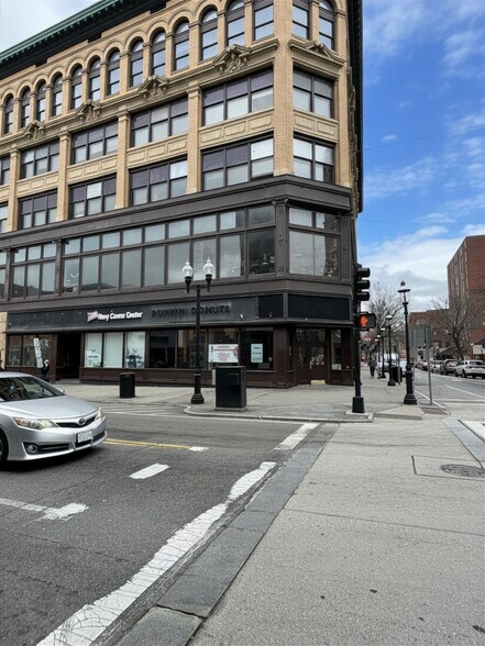 24 Merrimack St, Lowell, MA à louer - Photo de l’immeuble – Image 2 sur 6