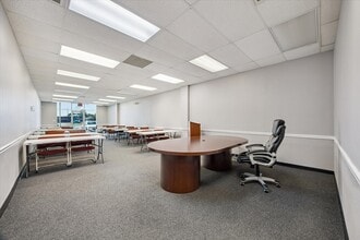 1001-1023 S Broadway St, La Porte, TX à louer Photo intérieure– Image 1 sur 10
