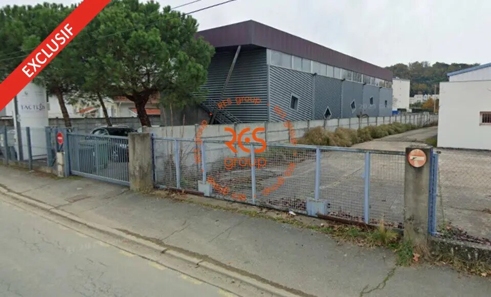 Local d'activités dans Floirac à vendre - Photo de l’immeuble – Image 2 sur 12