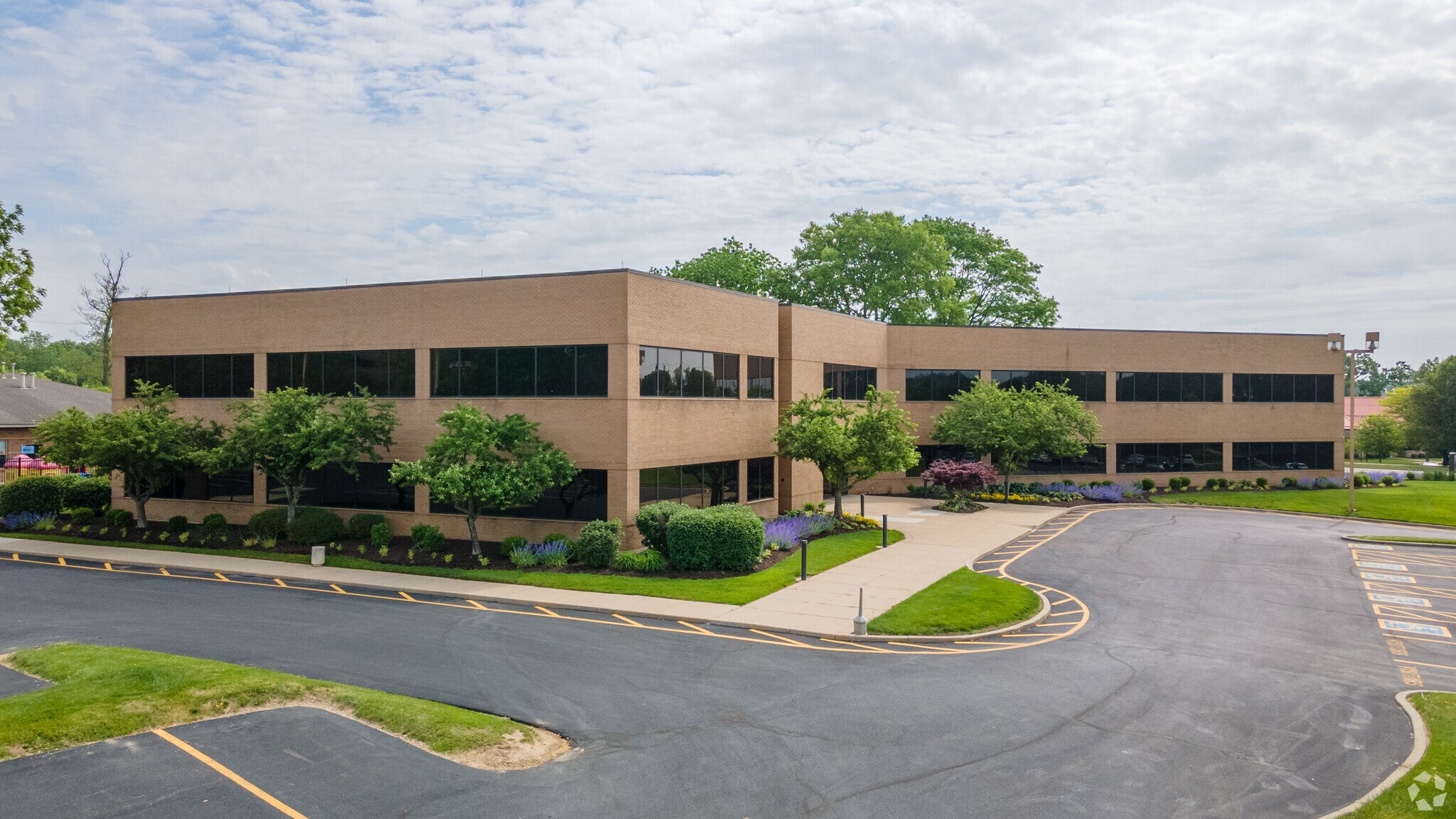 4020 Executive Dr, Beavercreek, OH à louer Photo de l’immeuble– Image 1 sur 5