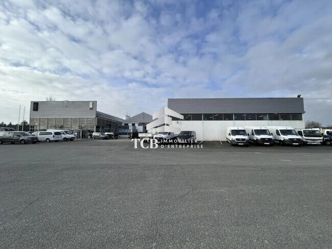 Plus de détails pour Local d'activités à louer