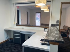 5145 Washington St, Downers Grove, IL à louer Photo intérieure– Image 1 sur 3