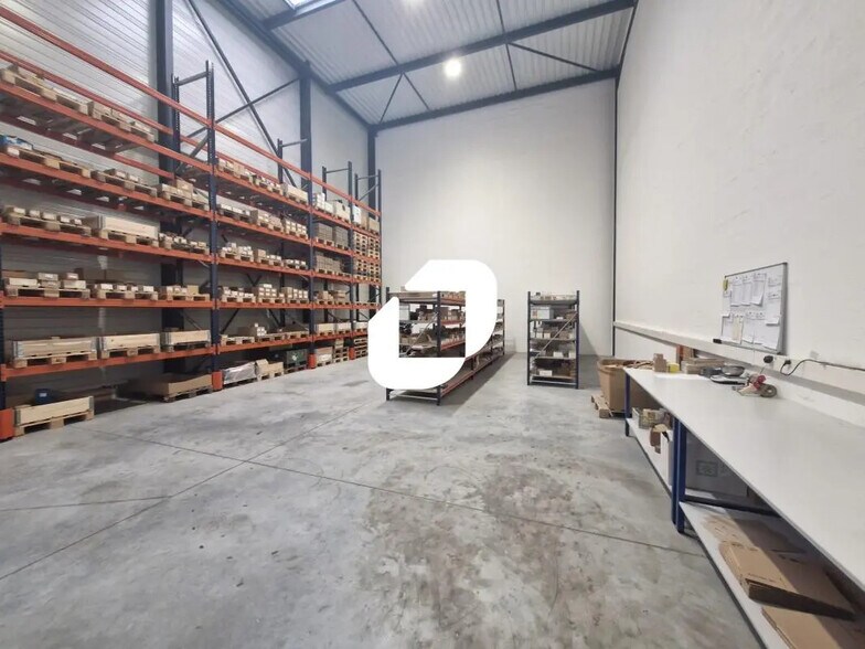 Local d’activités dans Vaires-sur-Marne à louer - Photo intérieure – Image 2 sur 4