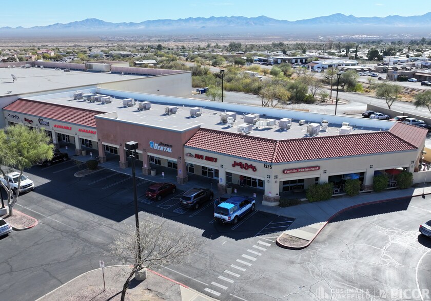 1325 W Duval Mine Rd, Sahuarita, AZ à louer - Photo de l’immeuble – Image 2 sur 3