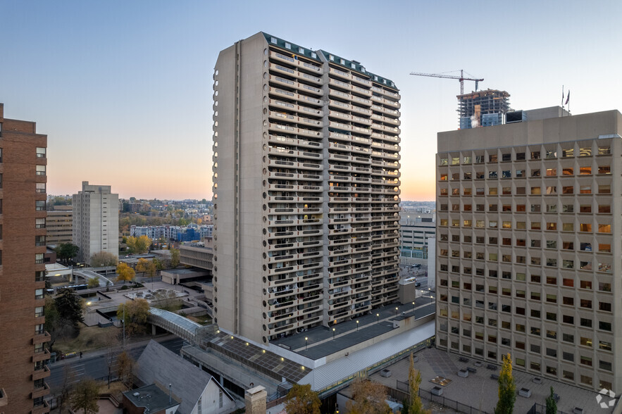 215-221 6 Av SE, Calgary, AB à louer - Photo de l’immeuble – Image 3 sur 10