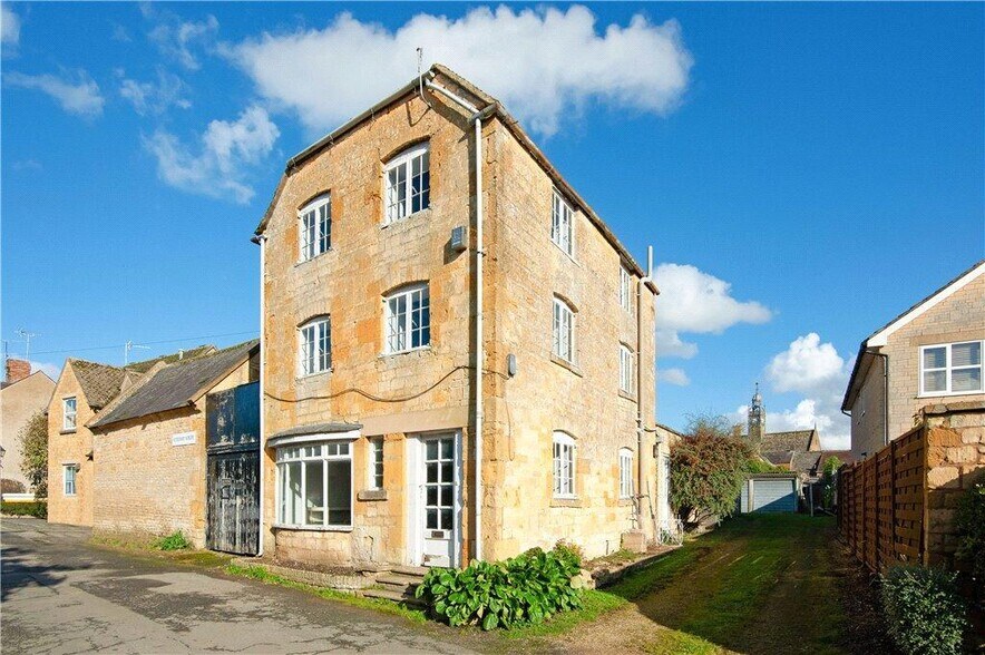 Hospital Rd, Moreton In Marsh à vendre - Photo de l’immeuble – Image 2 sur 10