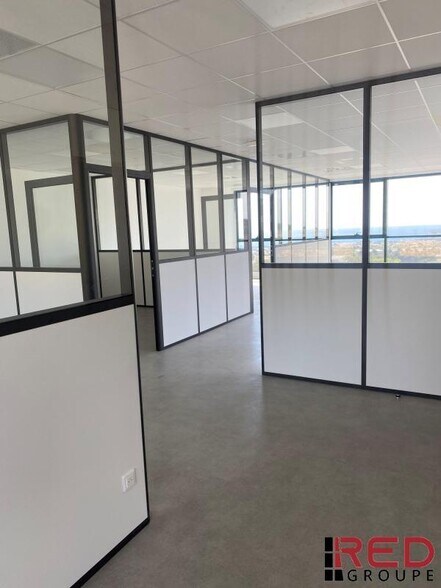 Bureau dans La Ciotat à louer - Photo intérieure – Image 2 sur 5