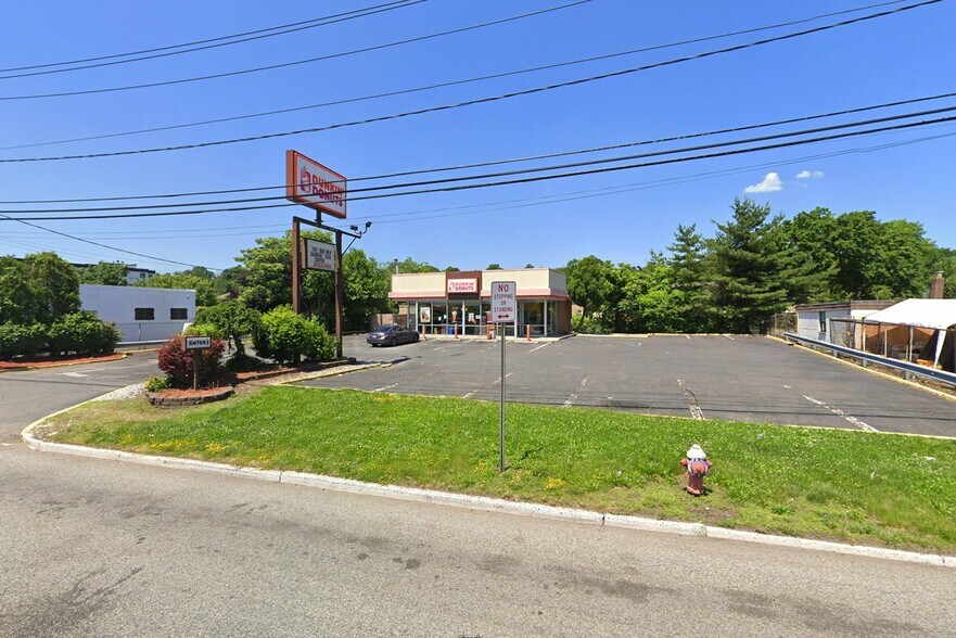 343 State Route 17, Hasbrouck Heights, NJ à louer - Photo de l’immeuble – Image 3 sur 5