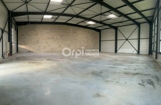 Plus de détails pour Local d'activités à louer