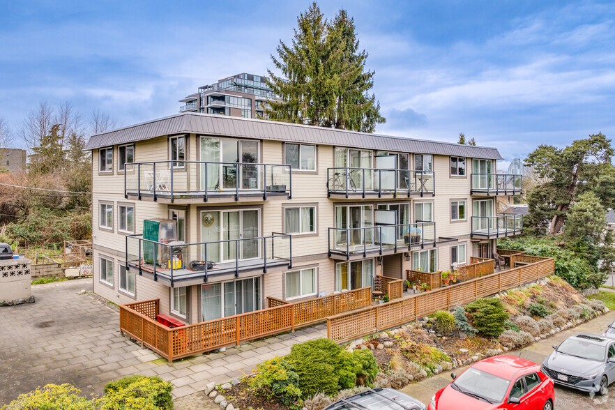 2223 Prince Edward St, Vancouver, BC à vendre - Photo de l’immeuble – Image 2 sur 3