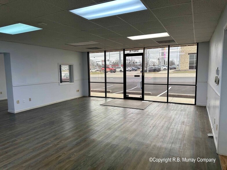 5407 S Campbell Ave, Springfield, MO à louer - Photo de l’immeuble – Image 3 sur 9