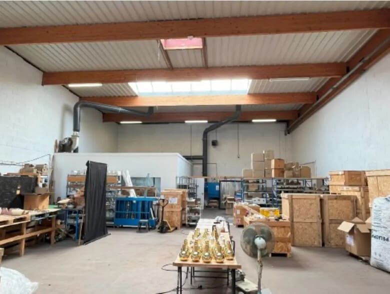 Bureau dans Décines-Charpieu à louer - Photo de l’immeuble – Image 3 sur 10
