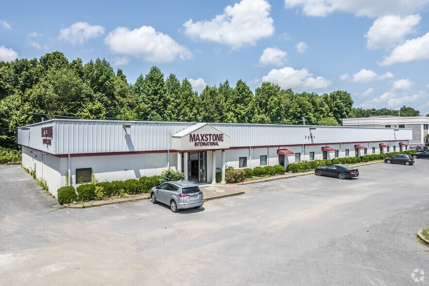 7401 Adrianne Pl, Bartlett, TN à louer - Photo principale – Image 1 sur 7