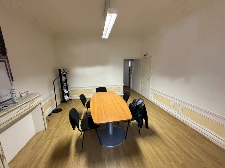 Bureau dans Reims à louer - Photo de l’immeuble – Image 3 sur 5