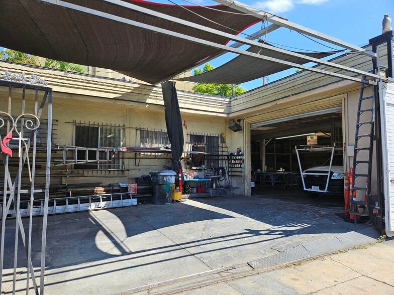 4922 S Figueroa St, Los Angeles, CA à vendre - Photo de l’immeuble – Image 2 sur 15