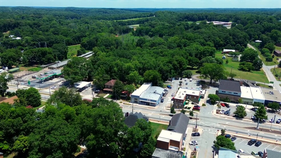 38 Sycamore St, Jefferson, GA à vendre - Vidéo sur l’annonce professionnelle – Image 2 sur 20