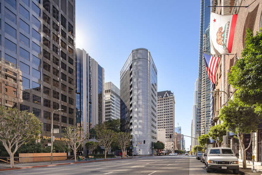 888 W 6th St, Los Angeles, CA à louer - Photo de l’immeuble – Image 1 sur 7