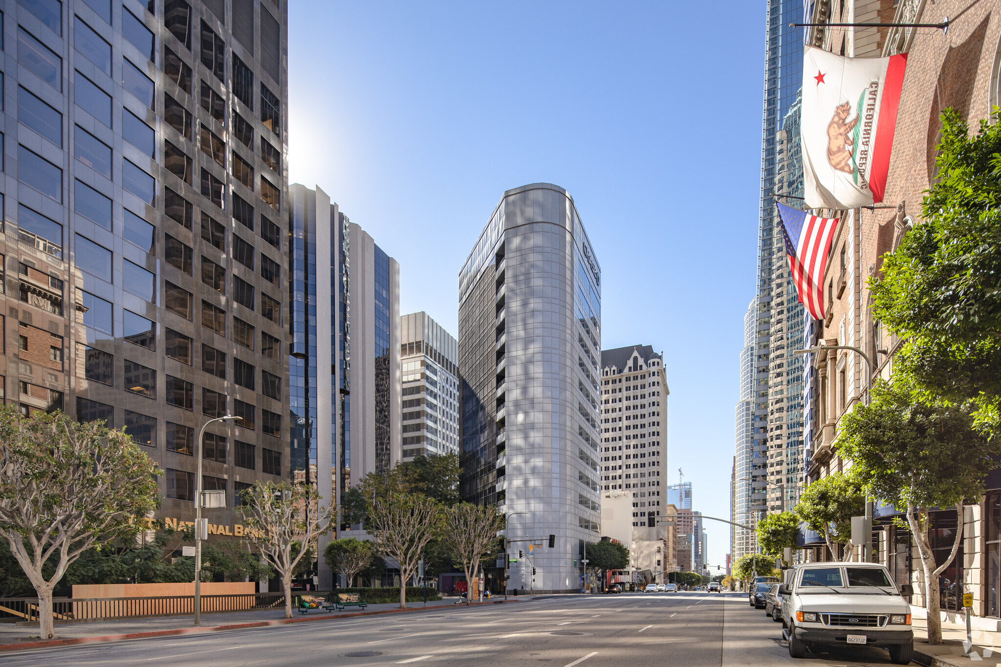 888 W 6th St, Los Angeles, CA à louer Photo de l’immeuble– Image 1 sur 8