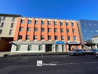 Plus de détails pour 32 Rue De La République, Décines-Charpieu - Bureau à louer