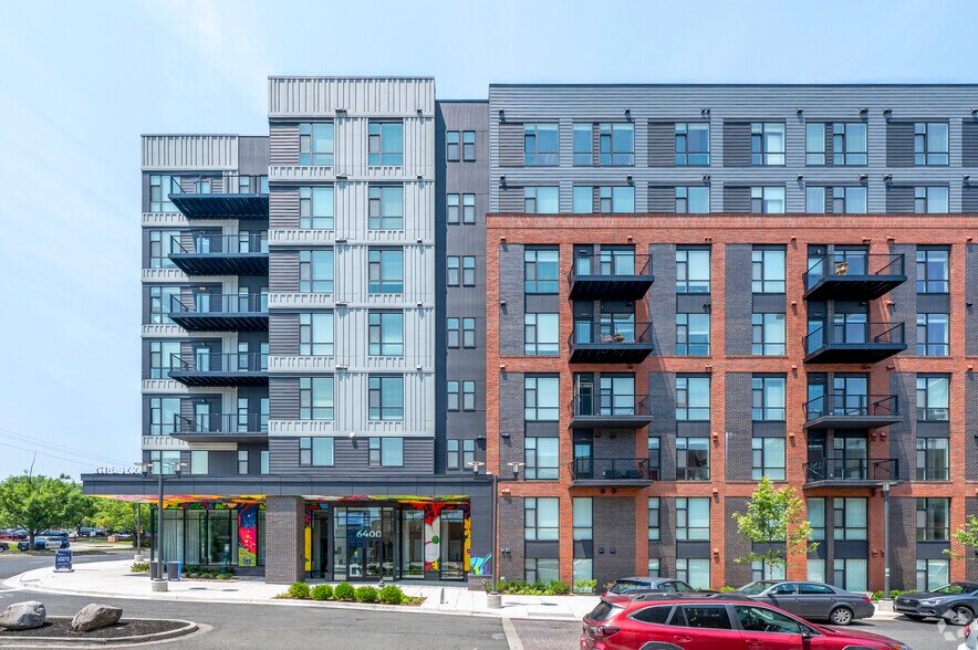 6400 America Blvd, Hyattsville, MD à louer - Photo de l’immeuble – Image 2 sur 29
