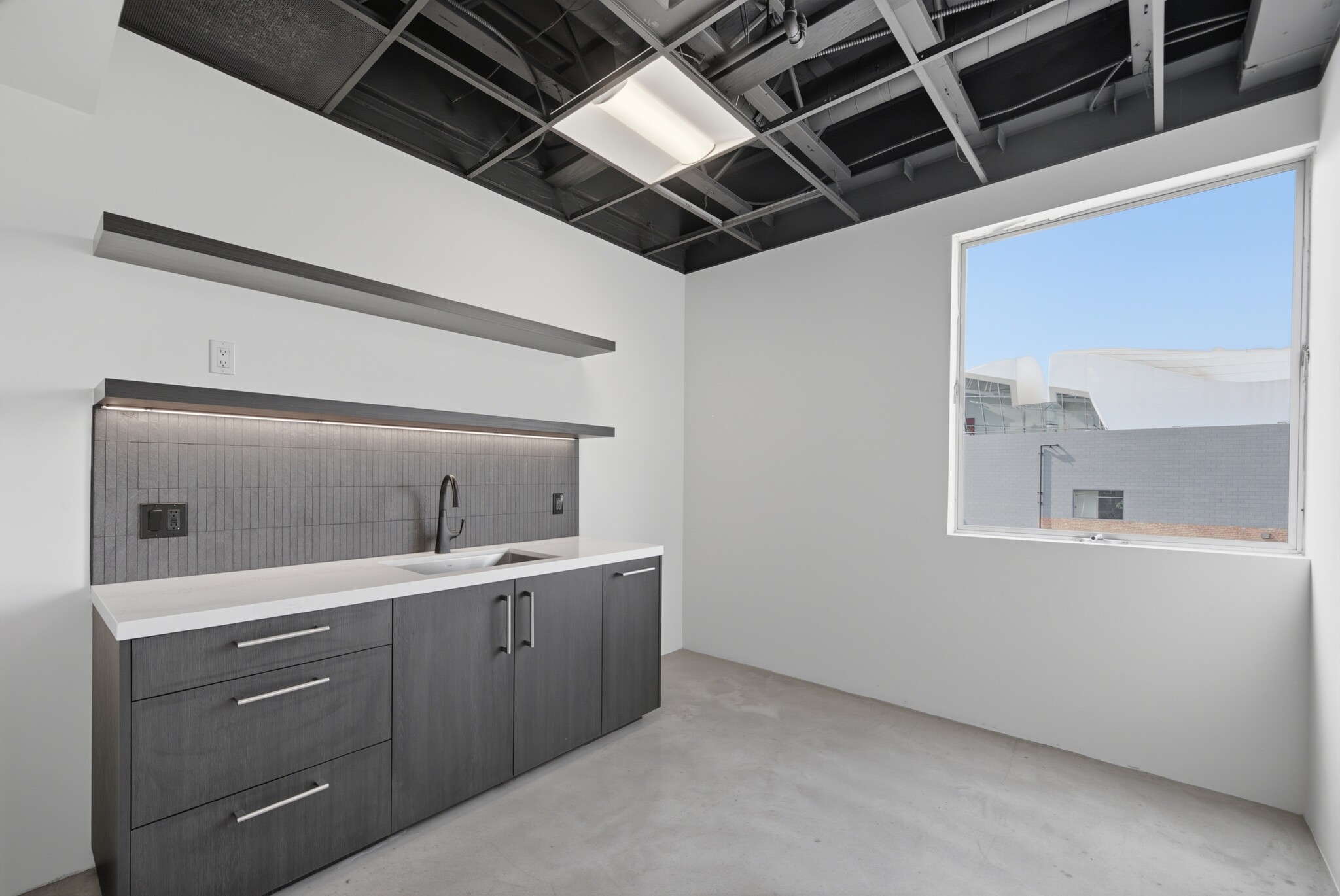3535 Hayden Ave, Culver City, CA à louer Photo intérieure– Image 1 sur 5