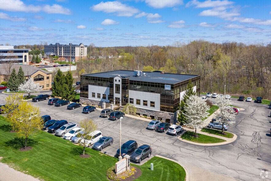 330 E Beltline Ave, Grand Rapids, MI à louer - Aérien – Image 3 sur 4