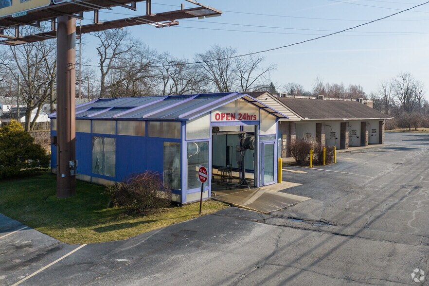 2812 Douglas Rd, Toledo, OH à vendre - Photo de l’immeuble – Image 2 sur 9