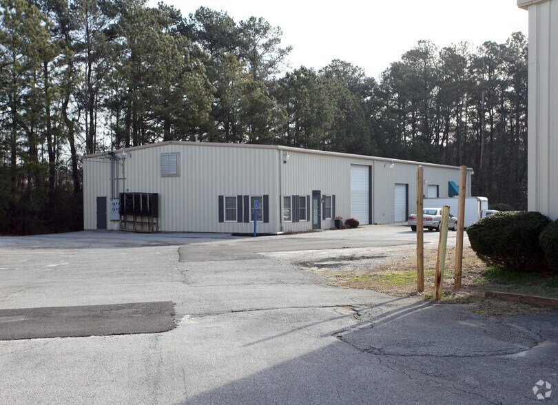389 Farmer Ct, Lawrenceville, GA à louer - Photo de l’immeuble – Image 1 sur 9