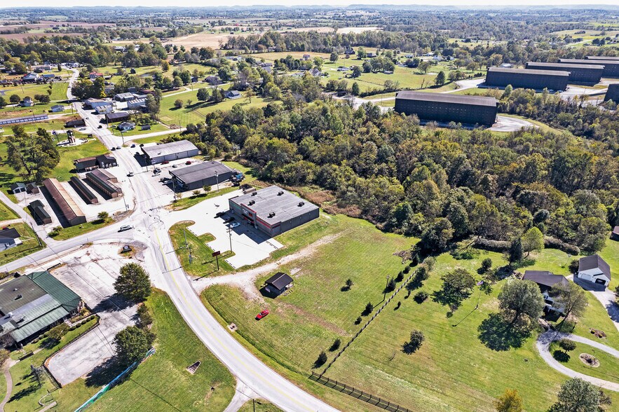 4983 KY-52, Loretto, KY à vendre - Photo de l’immeuble – Image 3 sur 7