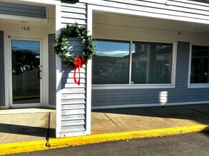 339 Flanders Rd, East Lyme, CT à louer Photo de l’immeuble– Image 2 sur 13