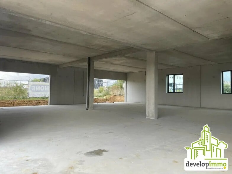 Bureau dans Épron à louer - Photo de l’immeuble – Image 3 sur 12