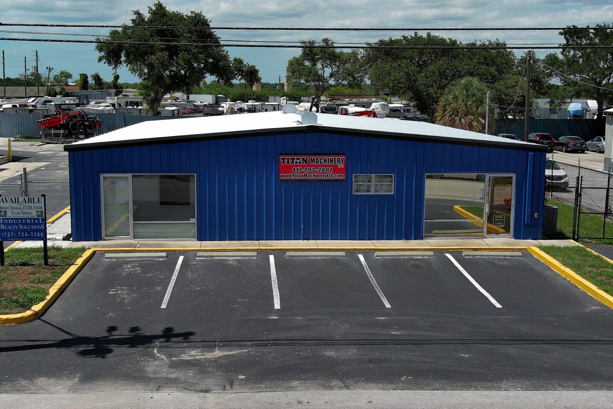2064 Range Rd, Clearwater, FL à louer Photo de l’immeuble– Image 1 sur 7