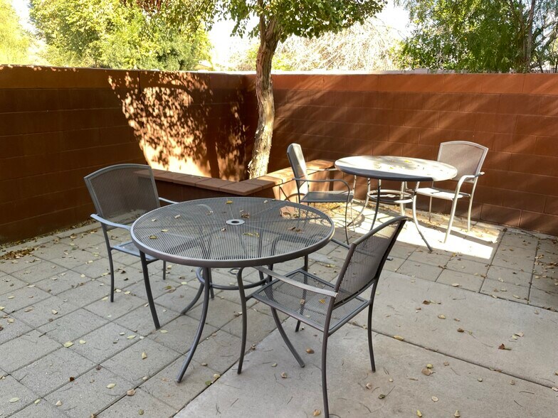 4141 N 32nd St, Phoenix, AZ à louer - Photo de l’immeuble – Image 3 sur 9