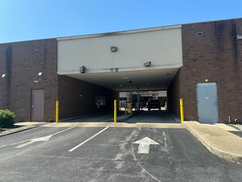 651 US 31W Byp, Bowling Green, KY à louer - Photo de l’immeuble – Image 2 sur 4