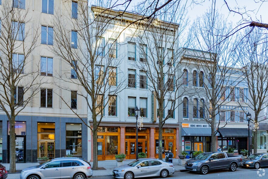 230 Fayetteville St, Raleigh, NC à louer - Photo de l’immeuble – Image 1 sur 15