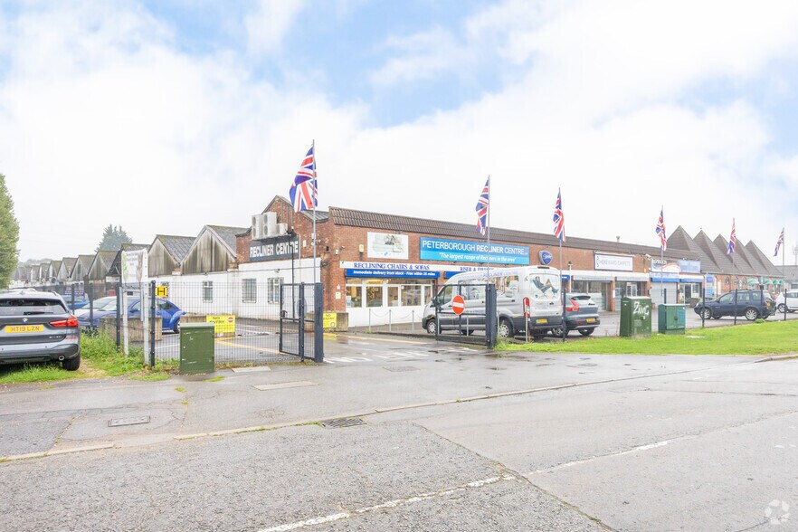 Mancetter Sq, Peterborough à louer - Photo de l’immeuble – Image 2 sur 2