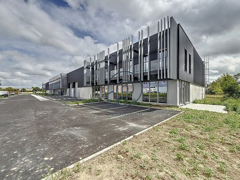 Local d'activités dans Avelin à vendre - Photo de l’immeuble – Image 1 sur 7