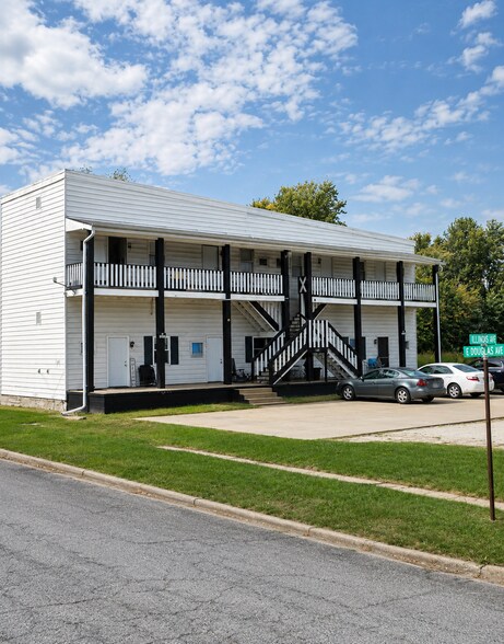 740 E Douglas Ave, Jacksonville, IL à vendre - Photo de l’immeuble – Image 1 sur 6