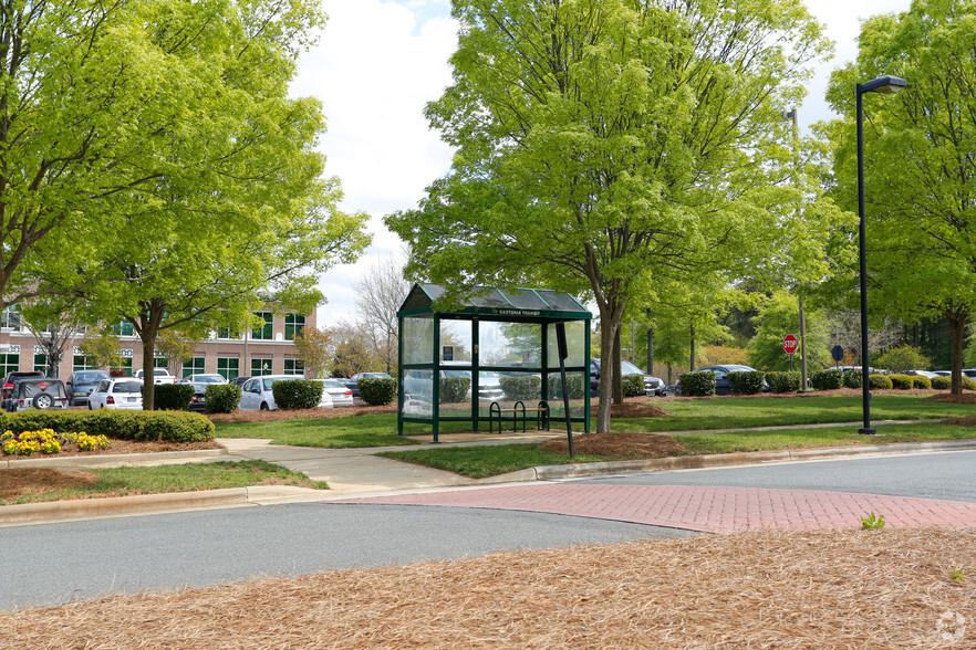 620-660 Summit Crossing Pl, Gastonia, NC à louer - Photo de l’immeuble – Image 3 sur 5