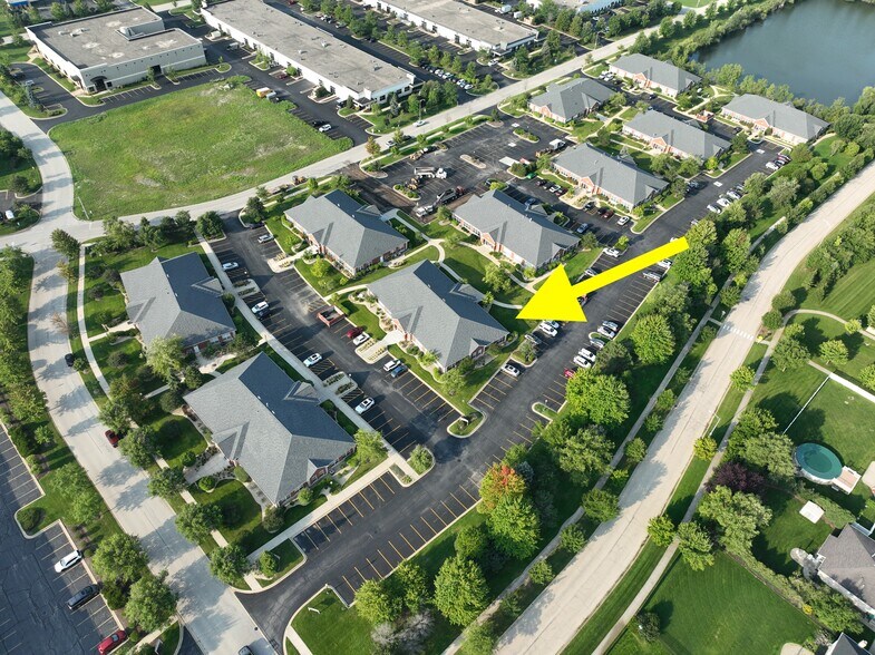 11516 183rd Pl, Orland Park, IL à louer - Photo de l’immeuble – Image 3 sur 5