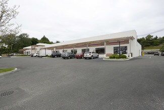 Plus de détails pour 801 County Road 39, Southampton, NY - Local commercial à louer