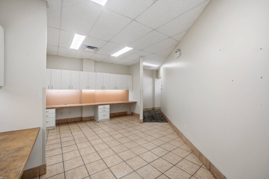 152-164 Hwy 8, Hamilton, ON à louer - Photo de l’immeuble – Image 3 sur 11